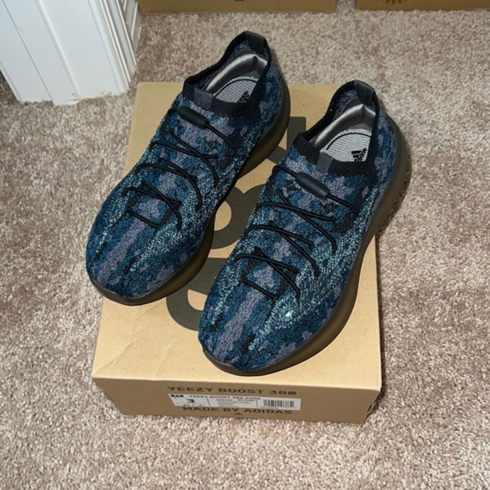Yeezy‎ boost 380